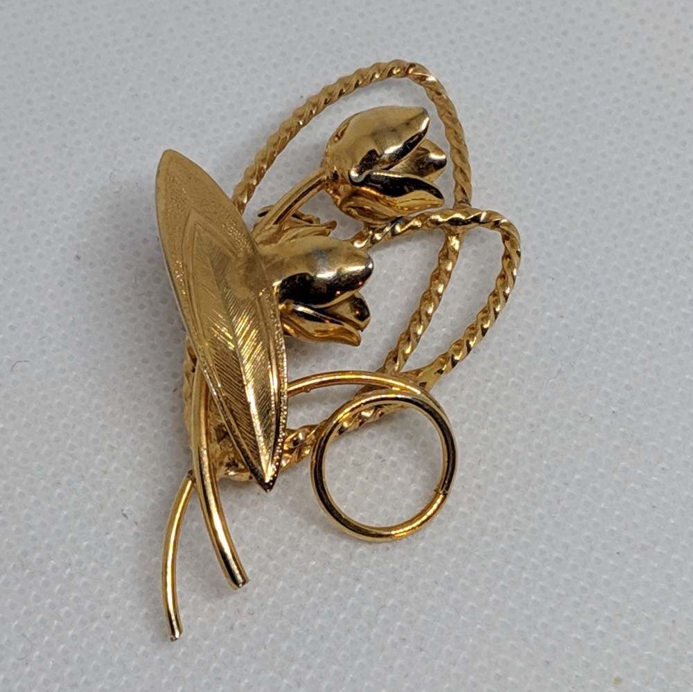 Vintage Brooch of 2 Rose Buds